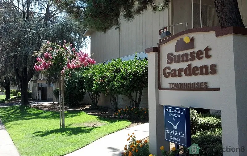 2151 N Winery Ave APT A photo 1