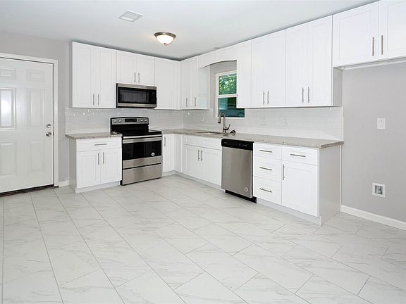 2nd image of 415 Rosewood Dr