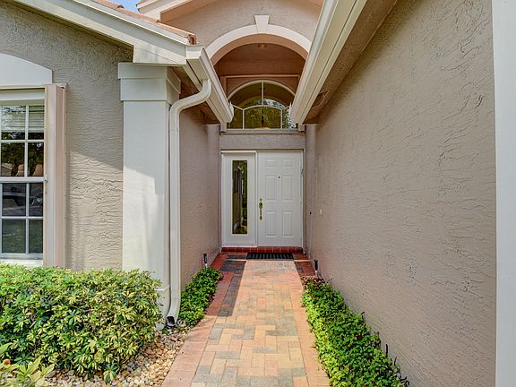 3rd image of 7261 Morocca Lake Dr