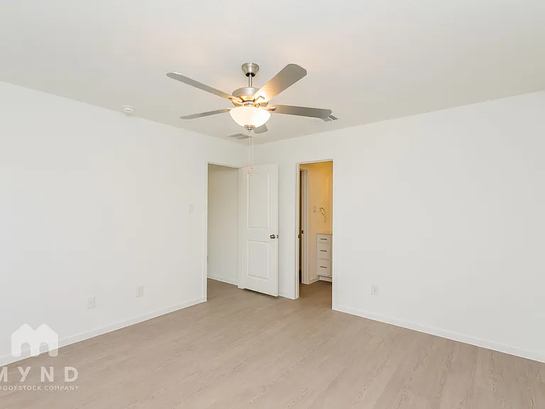 10112 Dalgreen Cir — Photo 14