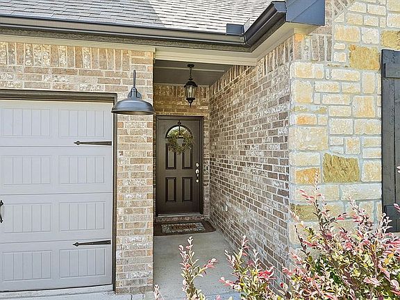 5th image of 2022 W Huntsville Ct