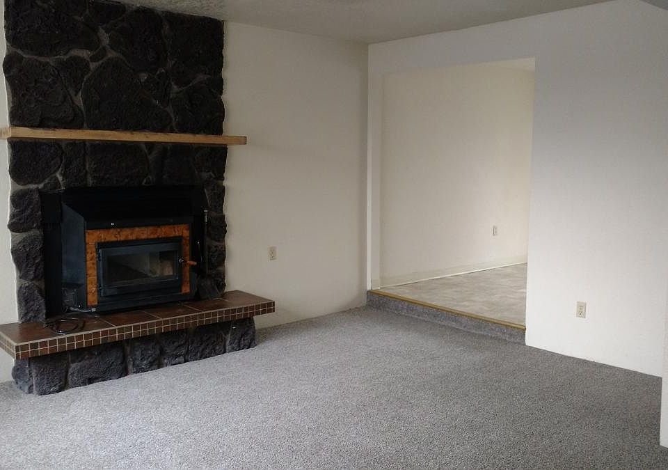 2nd image of 21 Martin Dr