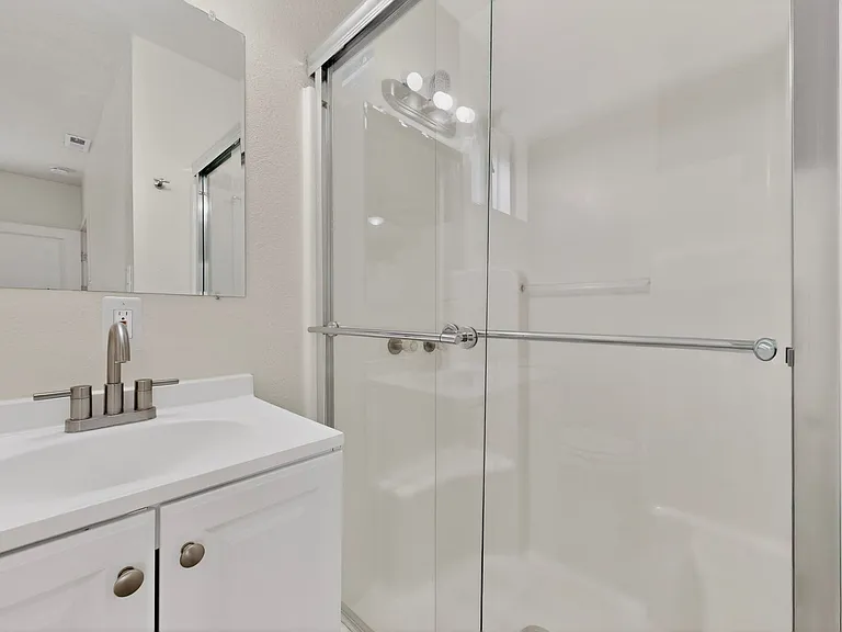 1846 Henry Cir SW — Photo 37