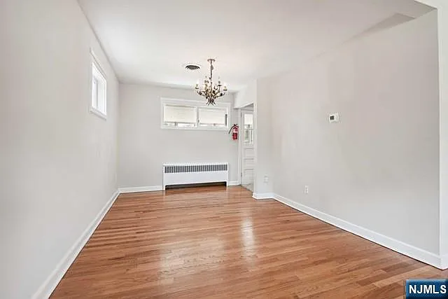 990 Washington Ave — Photo 4