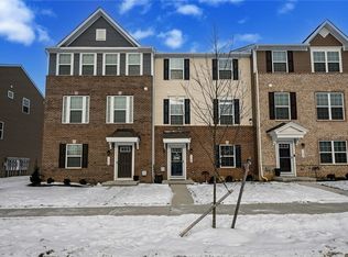 1148 Bean Ln, Akron, OH 44313