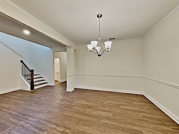 4th image of 1592 Weatherbrook Cir