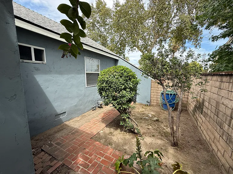 385 Eaton Dr — Photo 29