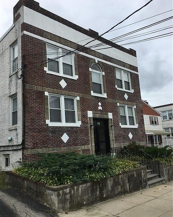 1st image of 42 Douglas Ave