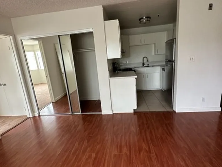 10323 Woodbine — Photo 32