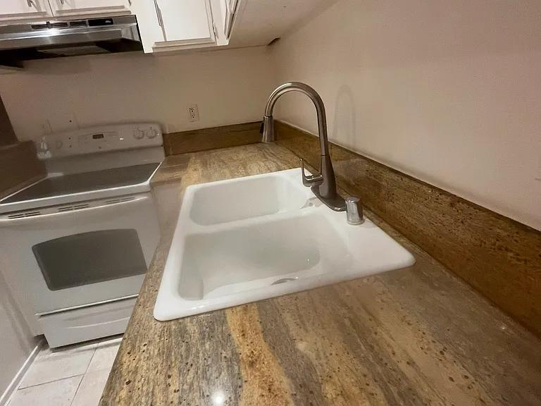 1724 Montana Ave #5 — Photo 5