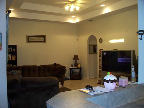 4th image of 2711 N 44th Ln