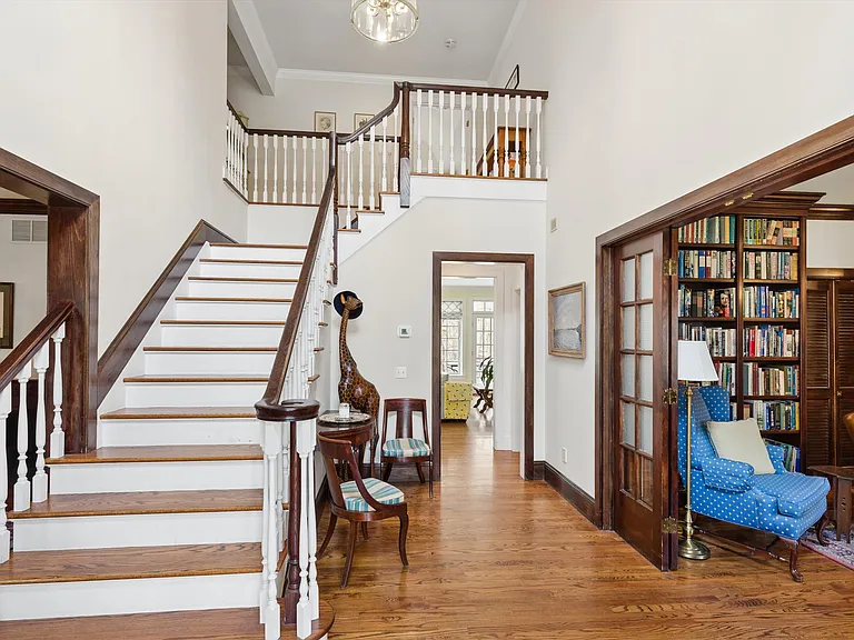 110 Greenleaf Ln — Photo 19