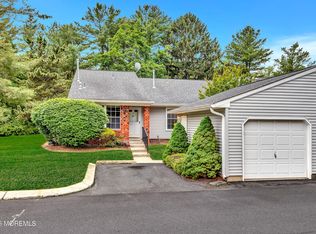72 Boxwood Ter, Red Bank, NJ 07701