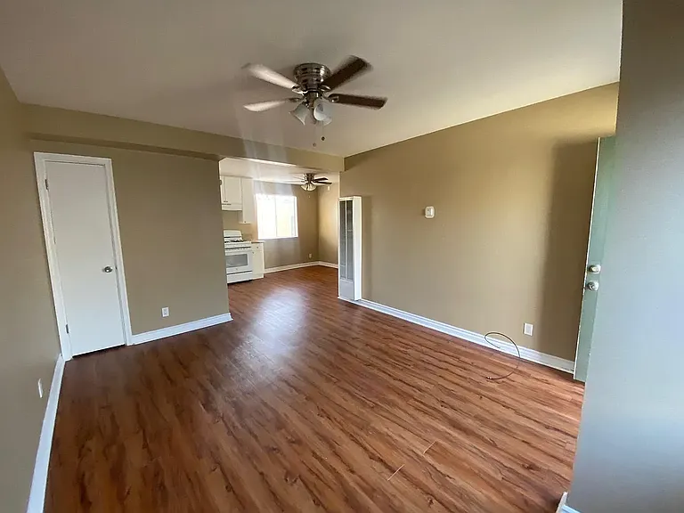 Bellflower Apartments — Photo 19