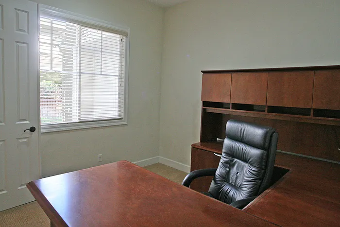 5 bed, 4.0 bath, 3353 sqft, $6,650 — Photo 3
