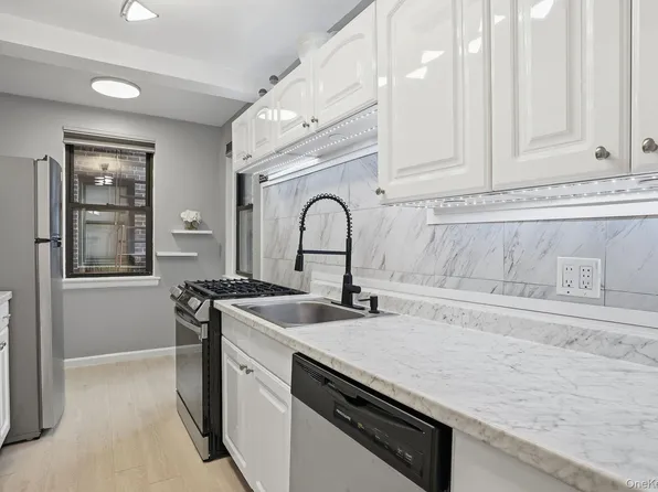 142 Garth Road #2J, Scarsdale, NY 10583