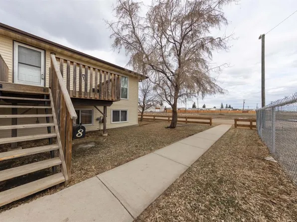 5219 E 57th St #8, Lloydminster, AB T9V 0V4