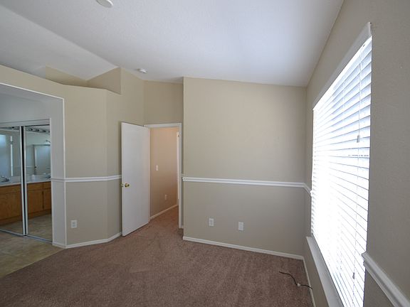 4th image of 4917 Stonewood Way