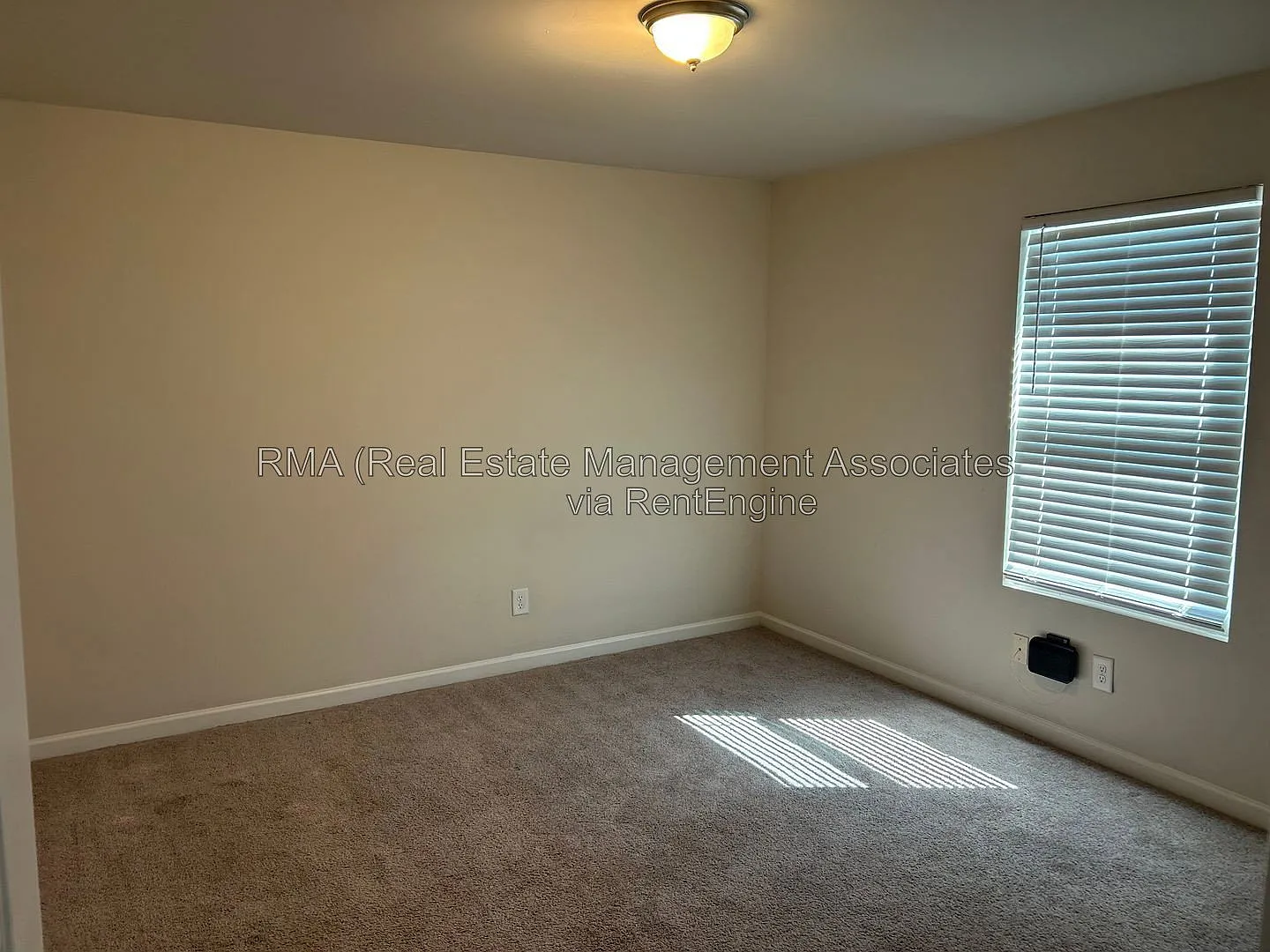 4 bed, 2.0 bath, 1204 sqft, $1,975 — Photo 2
