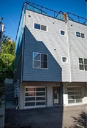 2383 Harbor Ave SW — Photo 10