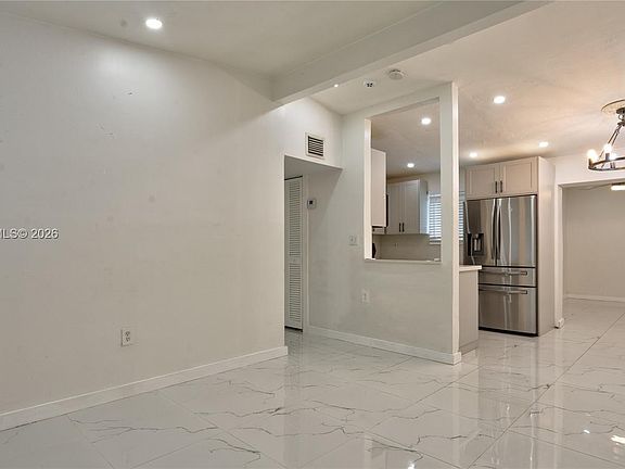2nd image of 4250 SW 39th St