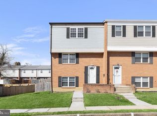 8 Middleview Ct, Baltimore, MD 21244