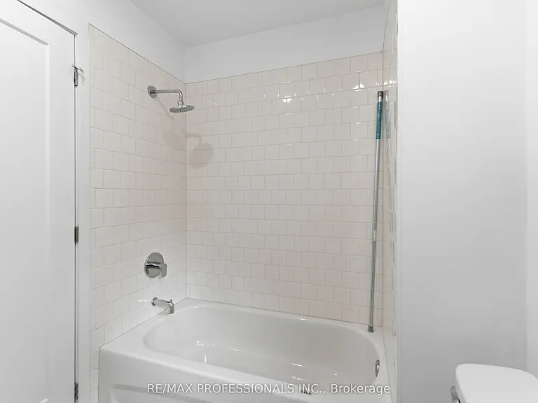 759 Barton St E #UPPER — Photo 15