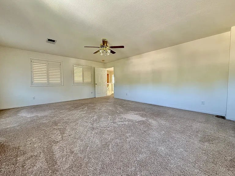 4051 Pine Lake Cir — Photo 15
