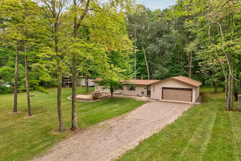 3951 Mary Anne Ln photo 1