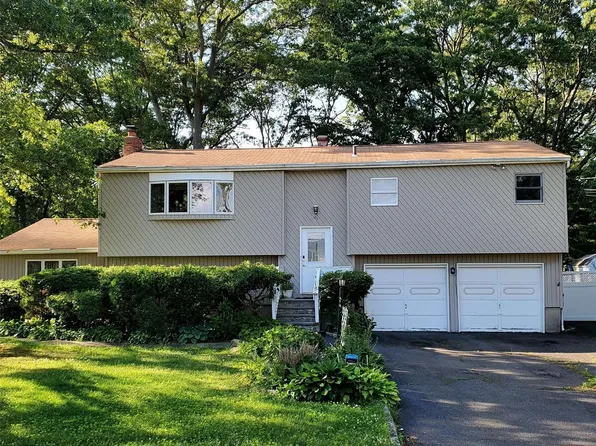 31 University Drive, Port Jefferson Station, NY 11776