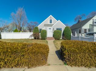 7605 267th St, New Hyde Park, NY 11040