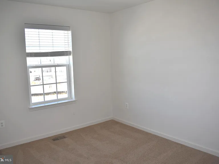 9421 Adelaide Ln — Photo 21