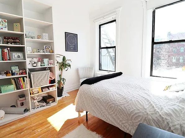 349 W Broadway APT 21