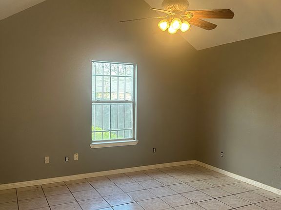 2nd image of 919 Caperton St APT C