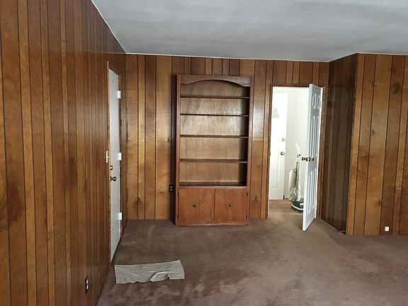 2nd image of 842 David Dr