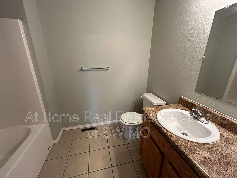 427B Birchwood St — Photo 11