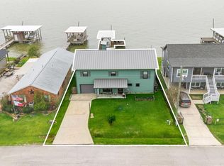 308 Lakeshore Dr S, Onalaska, TX 77360
