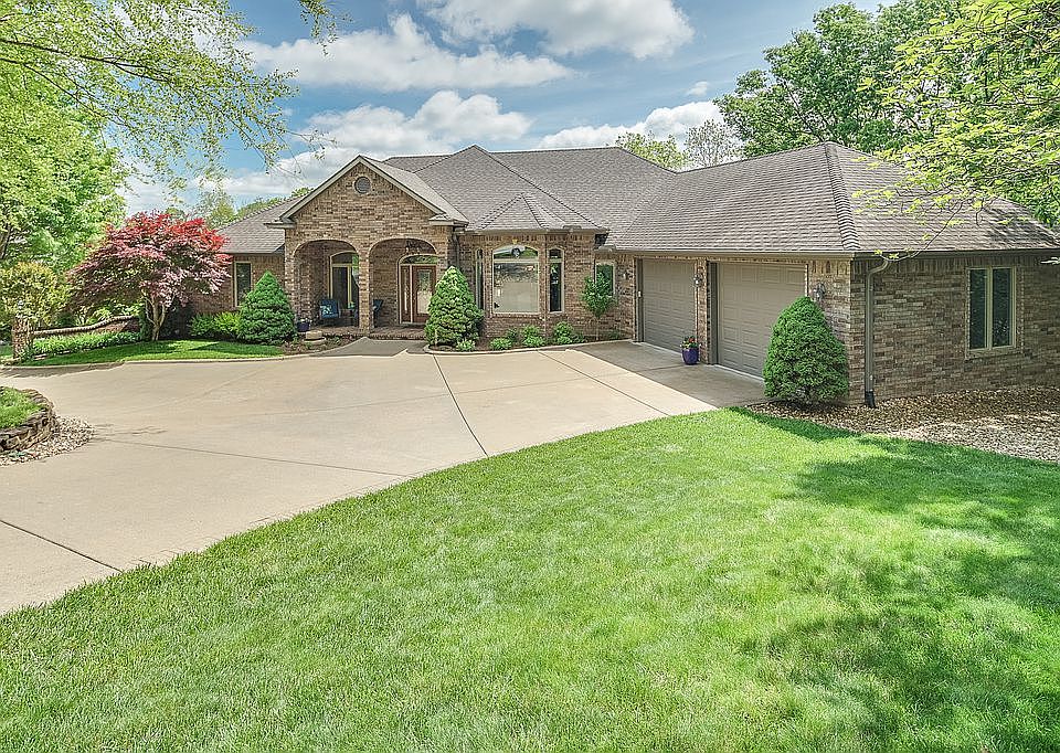 1st image of 2 Skye Ln