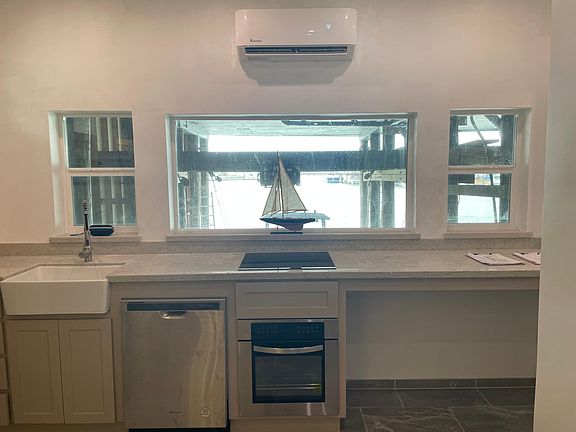 3rd image of 713 N Yturria St #5