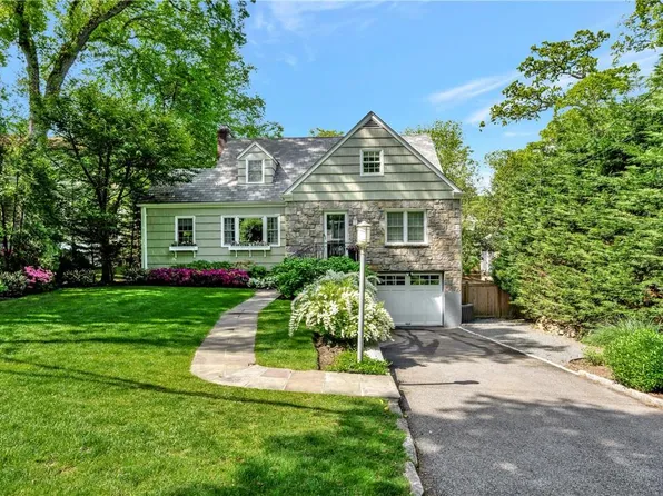 8 Winslow Place, Larchmont, NY 10538