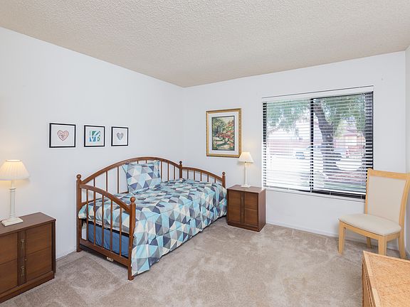 5th image of 1849 Olive Dr