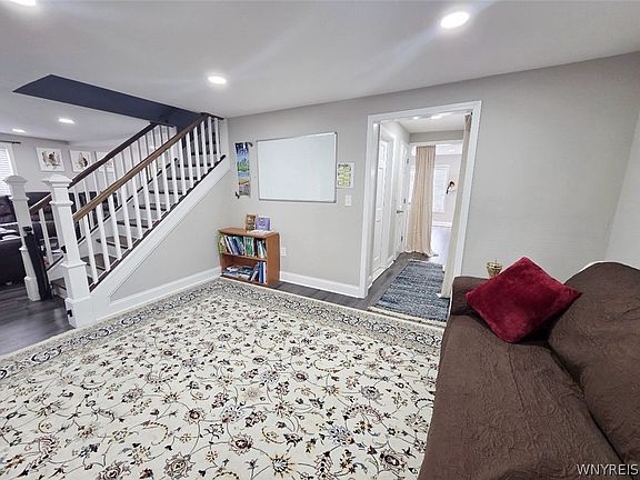 5th image of 7 Lindbergh Ct