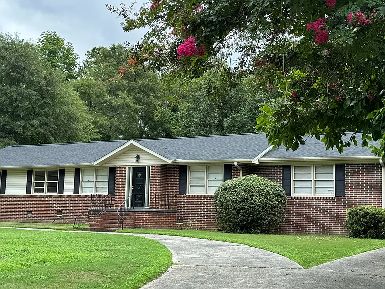 231 Candler Dr — Photo 1
