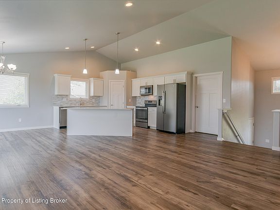 5th image of 811 Pheasant Run Ave