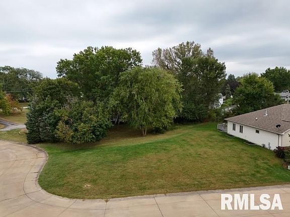 2nd image of 12 Hidden Valley Cir