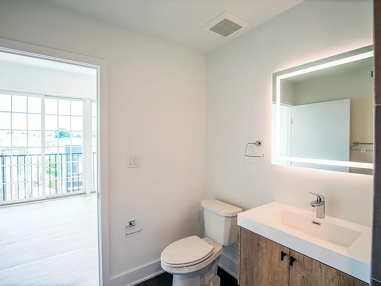 1324 Frankford Ave — Photo 34
