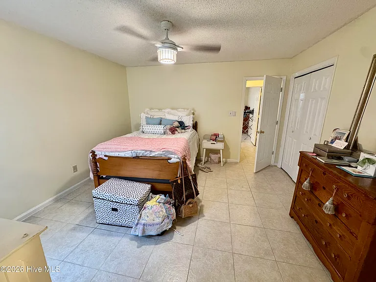 233 Wyndham Cir #A — Photo 13
