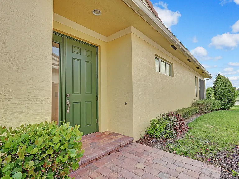 21026 SW Modena Way — Photo 3