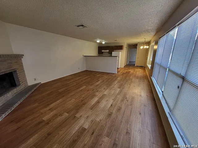 1 bed, 1.0 bath, 898 sqft, $1,025 — Photo 3