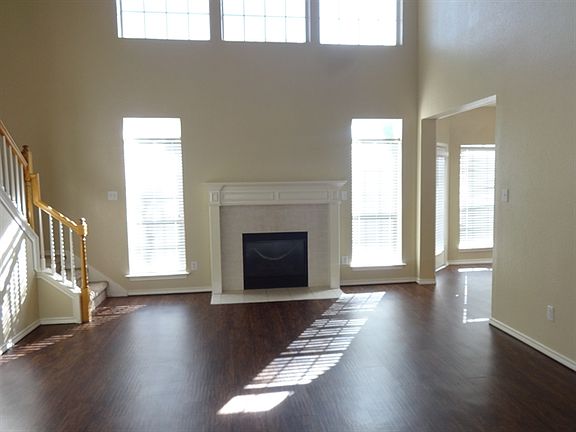 3rd image of 8304 Woodland Way